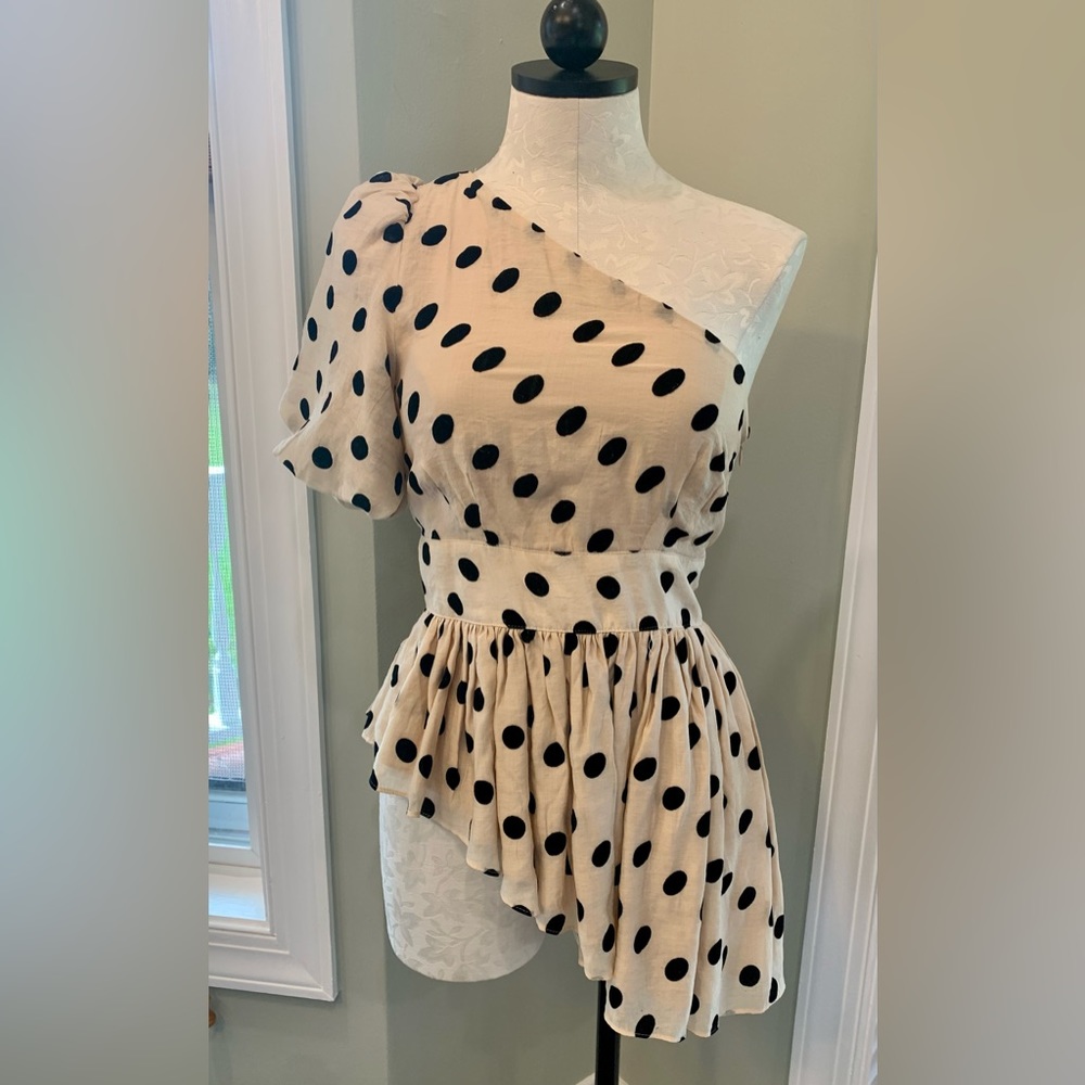 One Shoulder Polka Dot Ruffle Blouse with asymmetrical hem | Size Small
